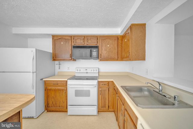 4703 HERSAND CT, Woodbridge, VA 22193