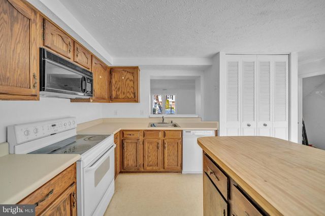 4703 HERSAND CT, Woodbridge, VA 22193