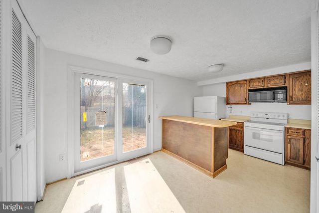 4703 HERSAND CT, Woodbridge, VA 22193