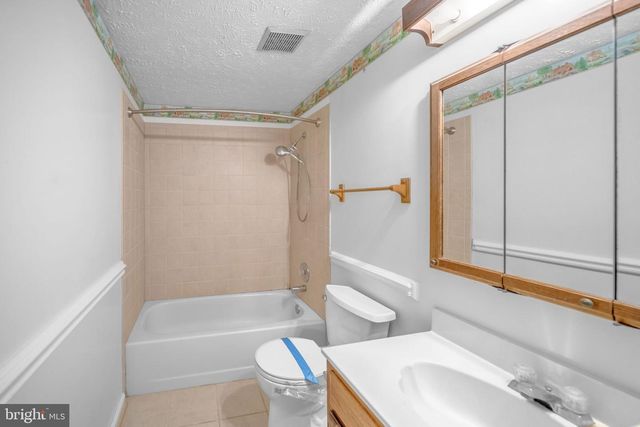 4703 HERSAND CT, Woodbridge, VA 22193