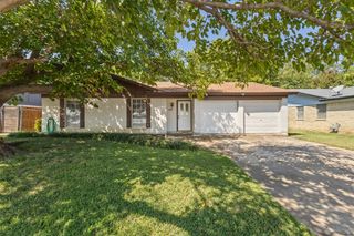 4809 Jordan Park Drive, Haltom City, TX 76117