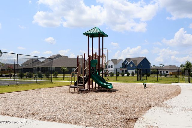 2526 Longleaf Pine Circle, Leland, NC 28451