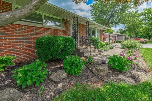 7174 Chestnut Ridge Road, Lockport Town, NY 14094