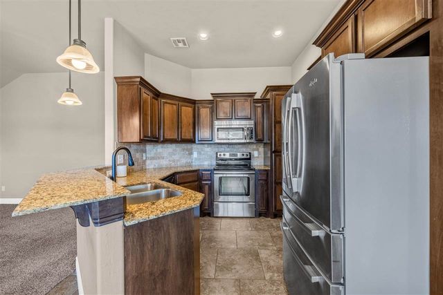 2411 SW Edinburough Dr, Lawton, OK 73505