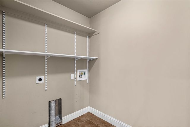 2411 SW Edinburough Dr, Lawton, OK 73505