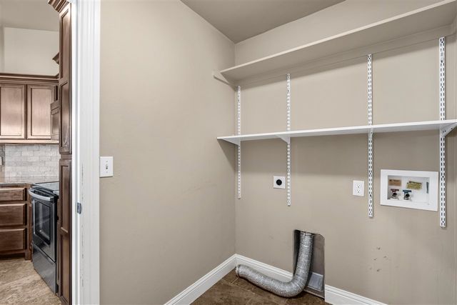 2411 SW Edinburough Dr, Lawton, OK 73505