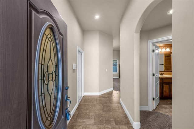 2411 SW Edinburough Dr, Lawton, OK 73505