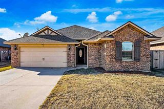 2411 SW Edinburough Dr, Lawton, OK 73505