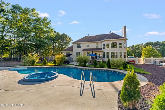 10 Altori Court, Little Egg Harbor, NJ 08087