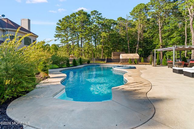 10 Altori Court, Little Egg Harbor, NJ 08087