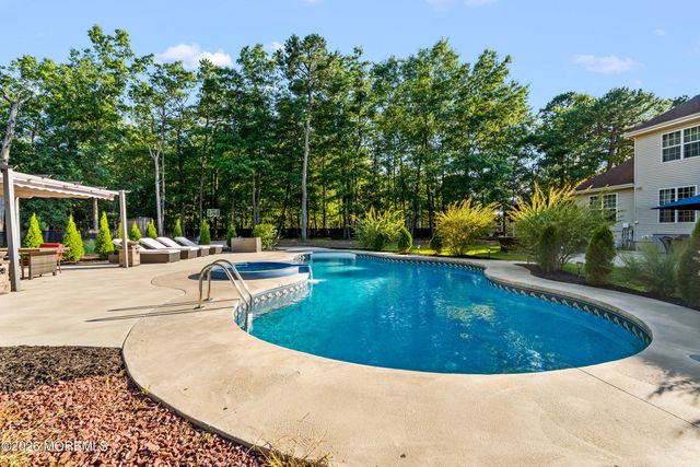 10 Altori Court, Little Egg Harbor, NJ 08087