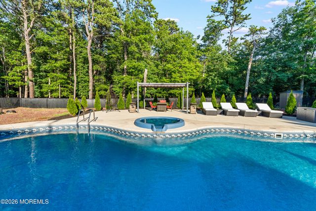 10 Altori Court, Little Egg Harbor, NJ 08087