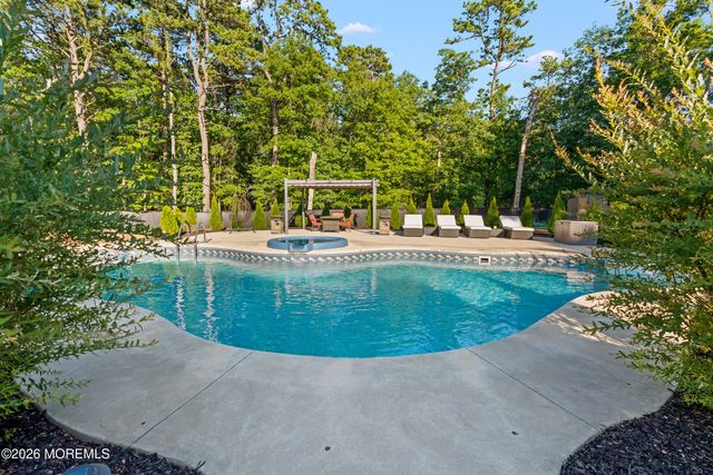 10 Altori Court, Little Egg Harbor, NJ 08087