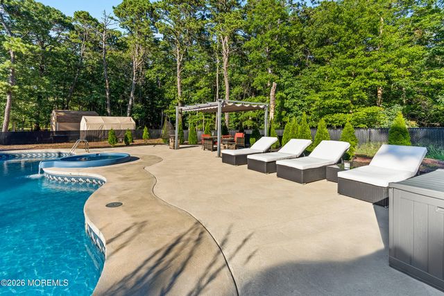 10 Altori Court, Little Egg Harbor, NJ 08087