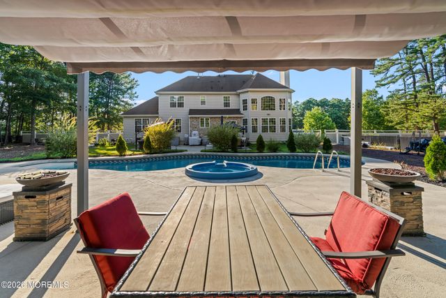 10 Altori Court, Little Egg Harbor, NJ 08087
