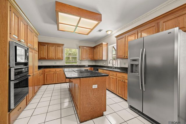 5802 Highland, Baton Rouge, LA 70808