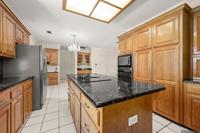 5802 Highland, Baton Rouge, LA 70808