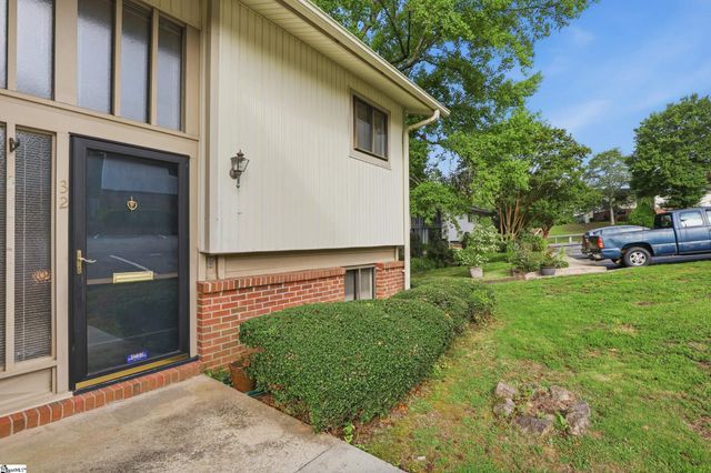 32 Briarglen Place, Greenville, SC 29615