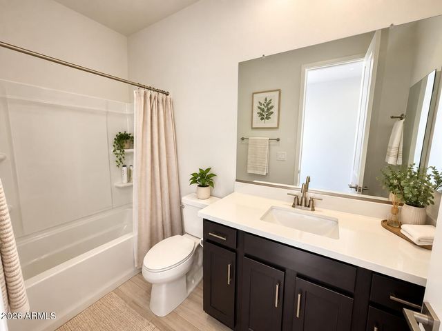 2430 W ROWEL Road, Phoenix, AZ 85085