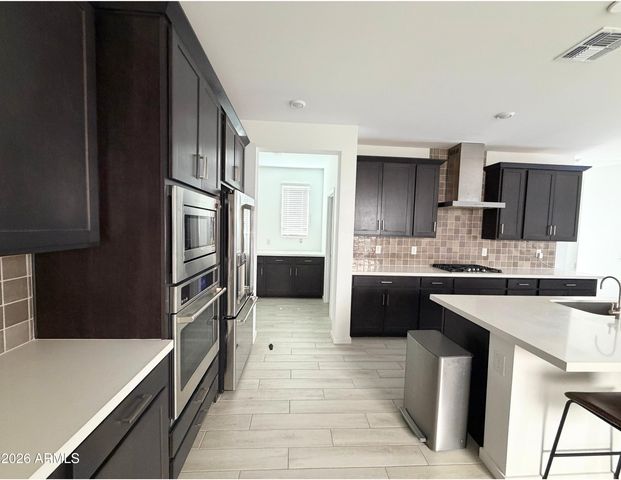2430 W ROWEL Road, Phoenix, AZ 85085