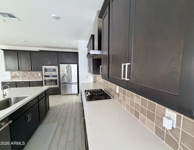 2430 W ROWEL Road, Phoenix, AZ 85085