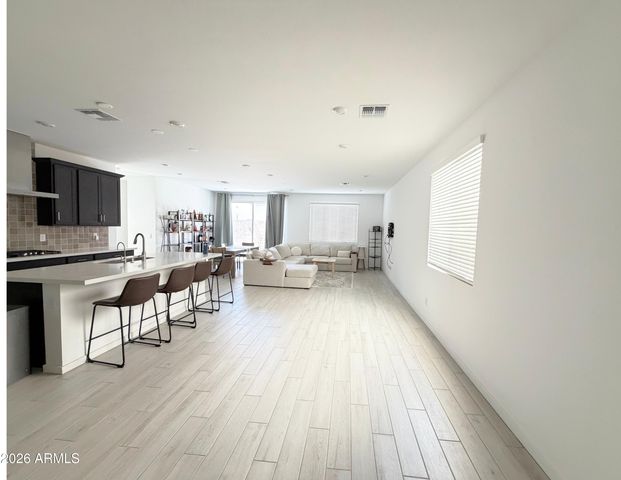 2430 W ROWEL Road, Phoenix, AZ 85085