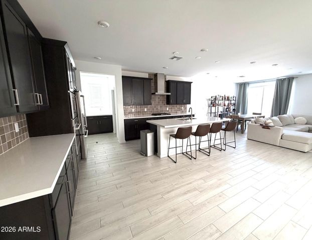 2430 W ROWEL Road, Phoenix, AZ 85085