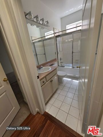 5242 Vesper Avenue 8, Los Angeles, CA 91411