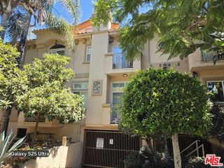 5242 Vesper Avenue 8, Los Angeles, CA 91411