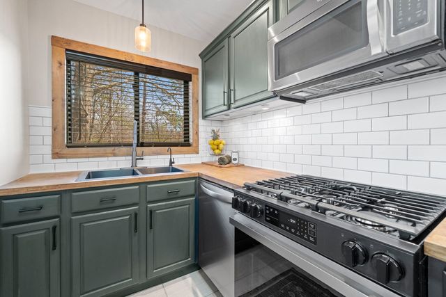 10707 N IL RT 2, Rockford, IL 61102