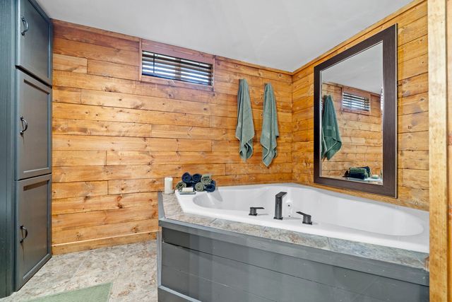 10707 N IL RT 2, Rockford, IL 61102