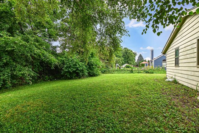 530 West Point LANE, Racine, WI 53402