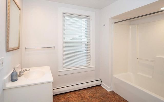 11 Young Street 1, Newport, RI 02840