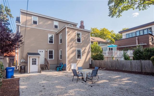 11 Young Street 1, Newport, RI 02840
