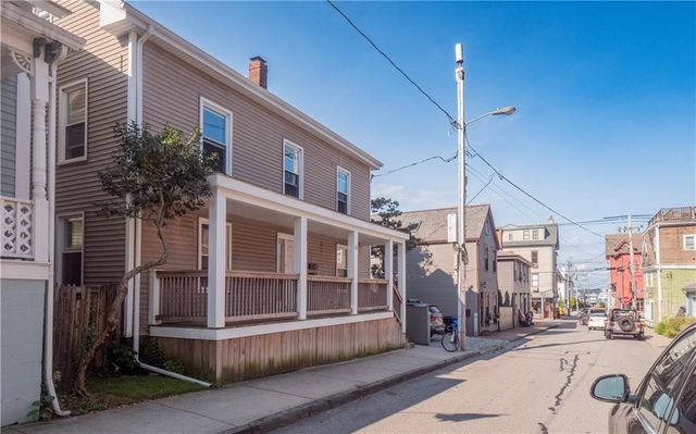 11 Young Street 1, Newport, RI 02840