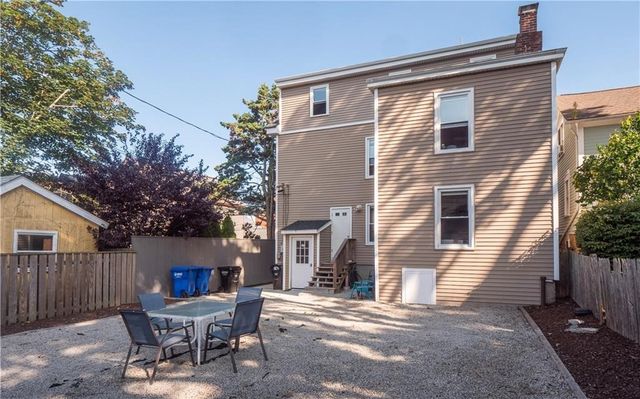 11 Young Street 1, Newport, RI 02840