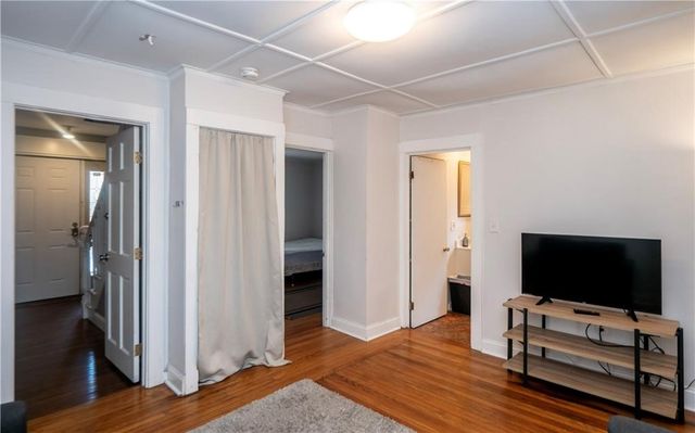 11 Young Street 1, Newport, RI 02840