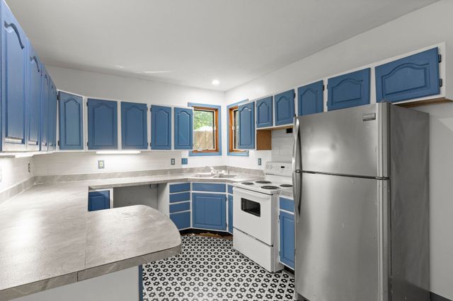 11 Emerald Avenue, Hampton, NH 03842