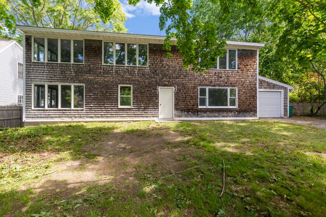 11 Emerald Avenue, Hampton, NH 03842