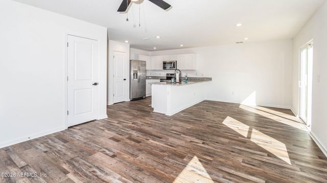 768 CONSTITUTION Place, Macclenny, FL 32063