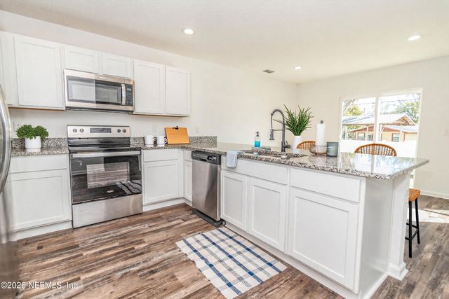 768 CONSTITUTION Place, Macclenny, FL 32063