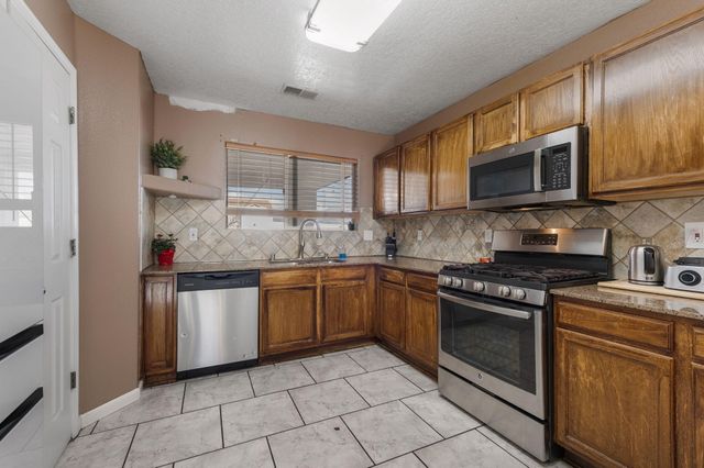 8600 Casa De Luz Court NW, Albuquerque, NM 87120