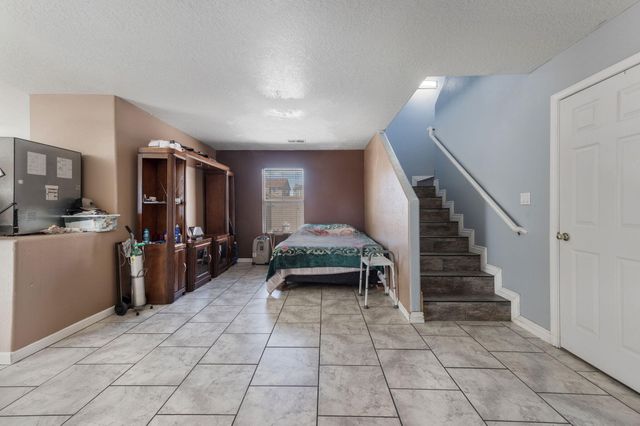 8600 Casa De Luz Court NW, Albuquerque, NM 87120