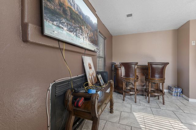 8600 Casa De Luz Court NW, Albuquerque, NM 87120