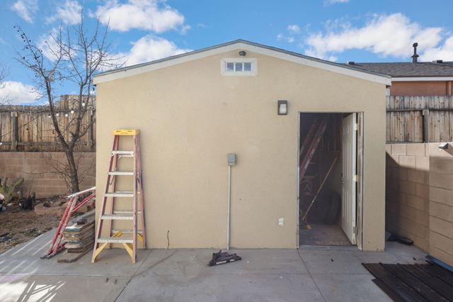 8600 Casa De Luz Court NW, Albuquerque, NM 87120