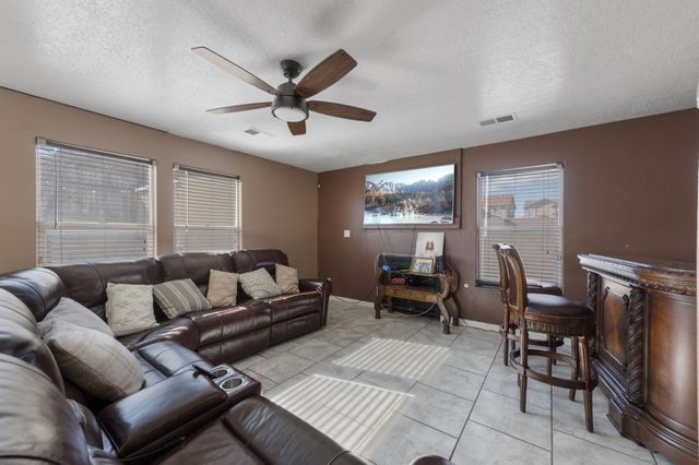 8600 Casa De Luz Court NW, Albuquerque, NM 87120