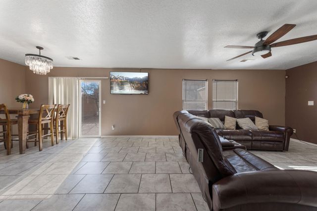 8600 Casa De Luz Court NW, Albuquerque, NM 87120