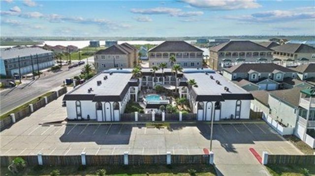 14921 Windward Dr 104, Corpus Christi, TX 78418