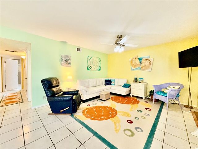 14921 Windward Dr 104, Corpus Christi, TX 78418