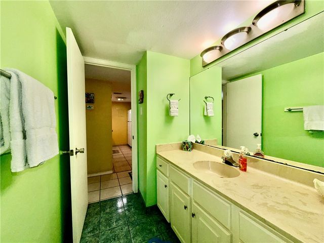 14921 Windward Dr 104, Corpus Christi, TX 78418